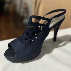 Comfy dark blue heels